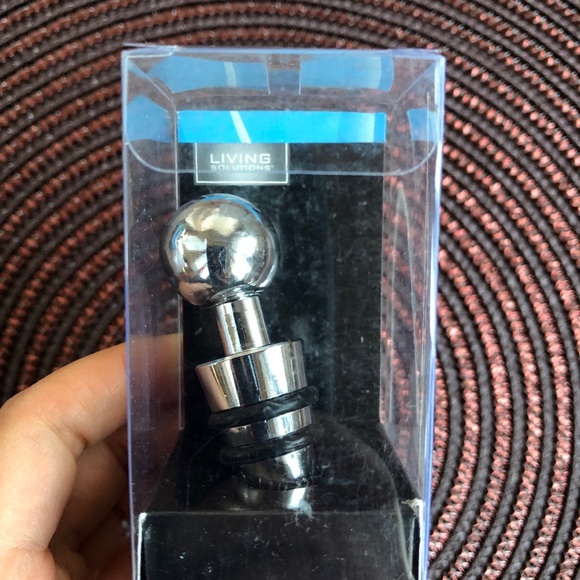 NEW Decorative Wine Stopper Silver - Picture 3 of 8